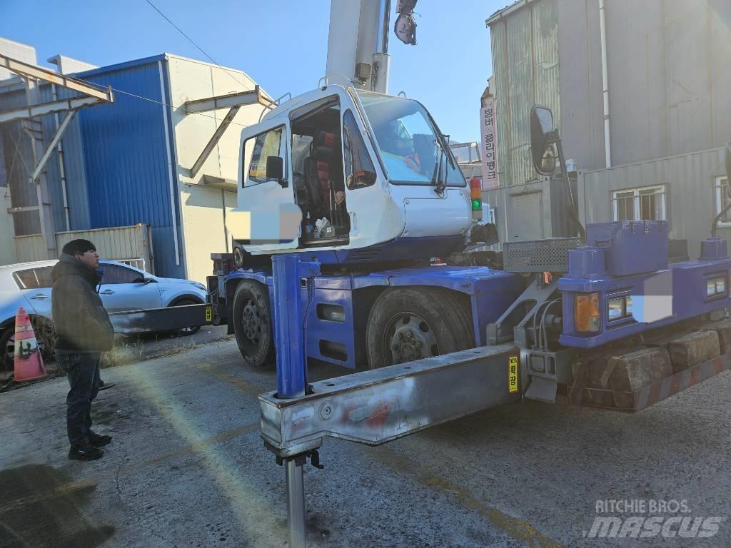 Tadano GR 120 N-1 Žeriavy pre ťažký terén