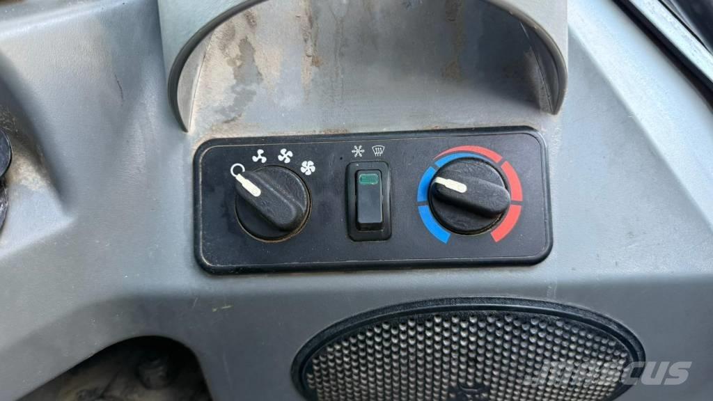 Bobcat T 590 Šmykom riadené nakladače