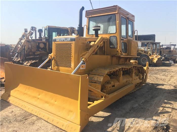 CAT D 6 D Pásové dozéry