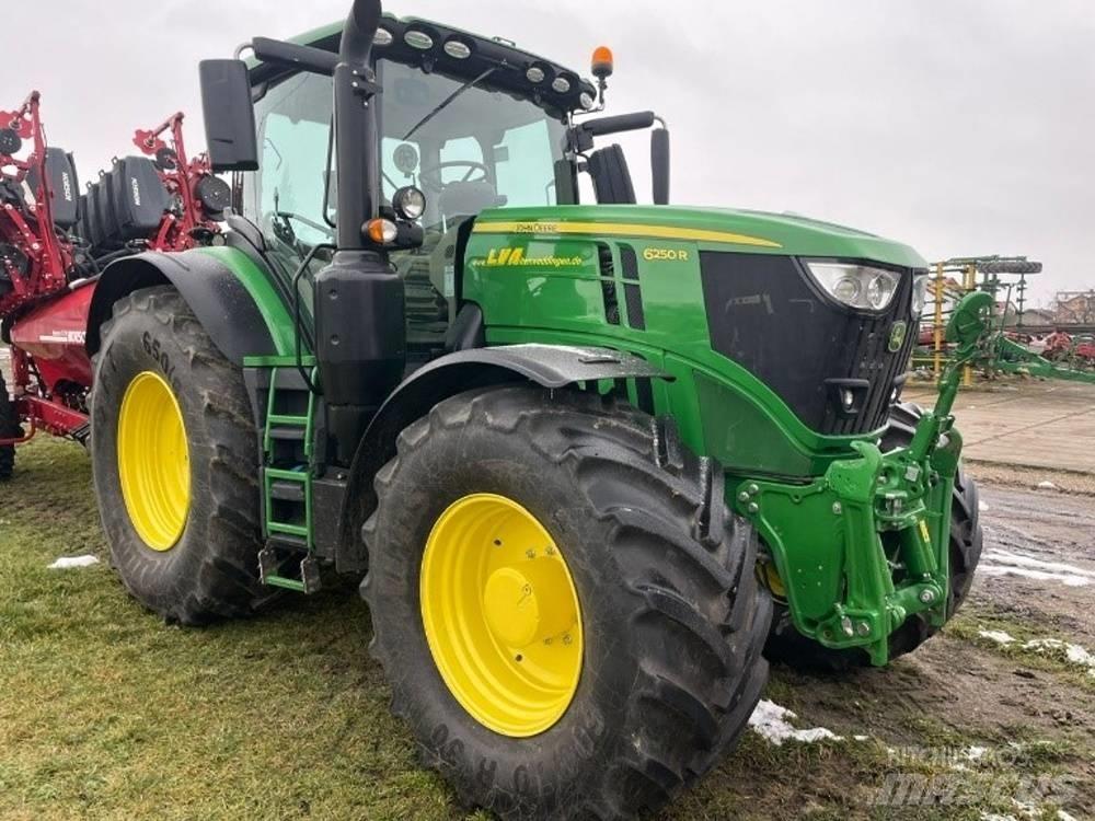 John Deere 6250 R Traktory