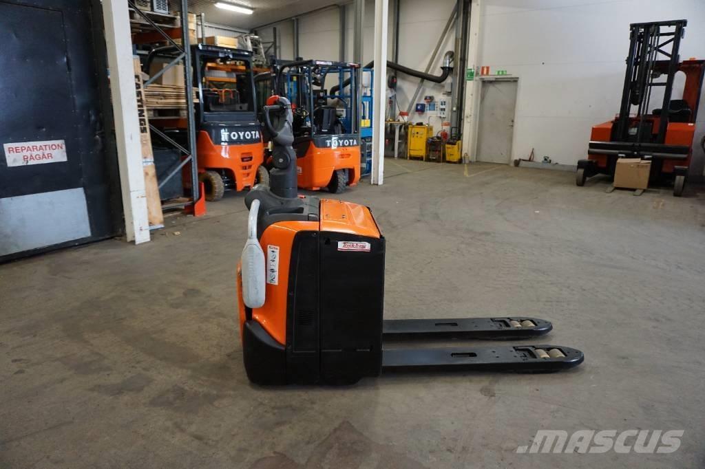 Toyota LPE220 Nízkozdvižný vozík s plošinou