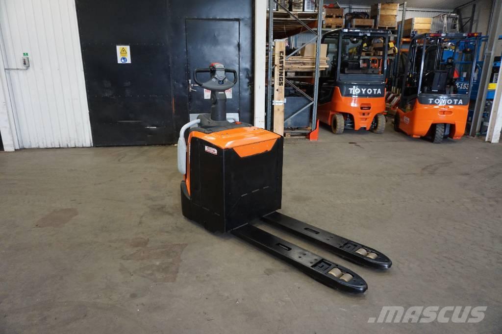 Toyota LPE220 Nízkozdvižný vozík s plošinou