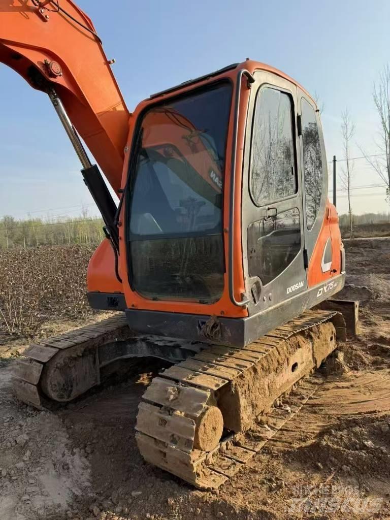 Doosan DX 75-9 C Pásové rýpadlá