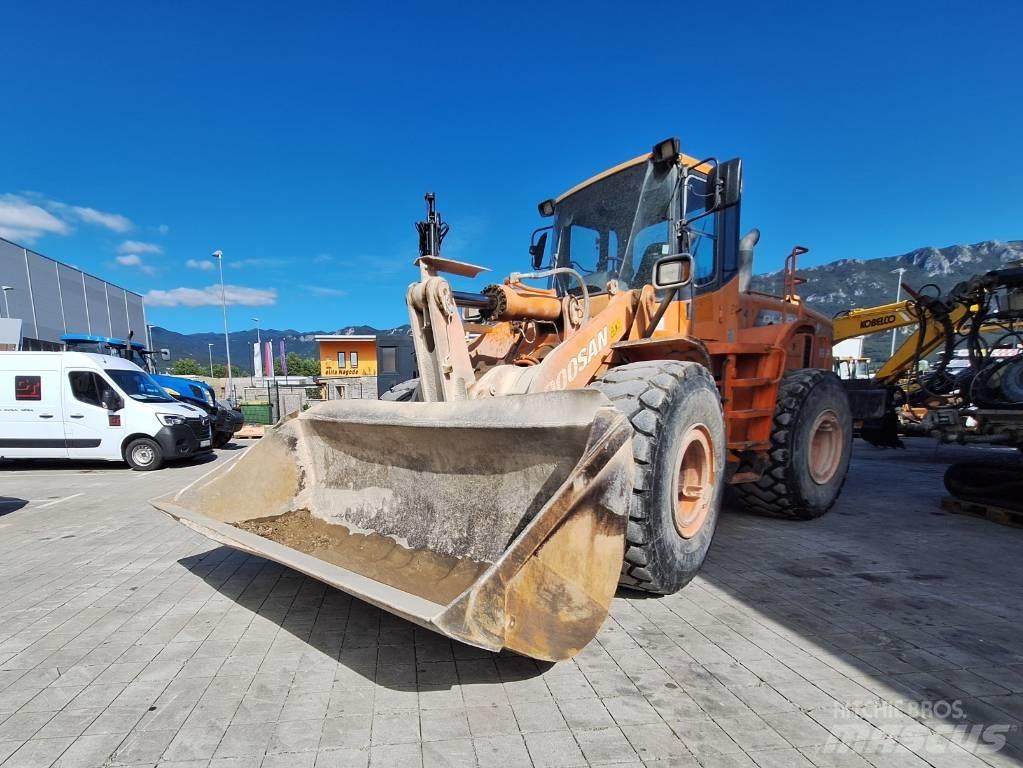 Doosan DL 300 Kolesové nakladače