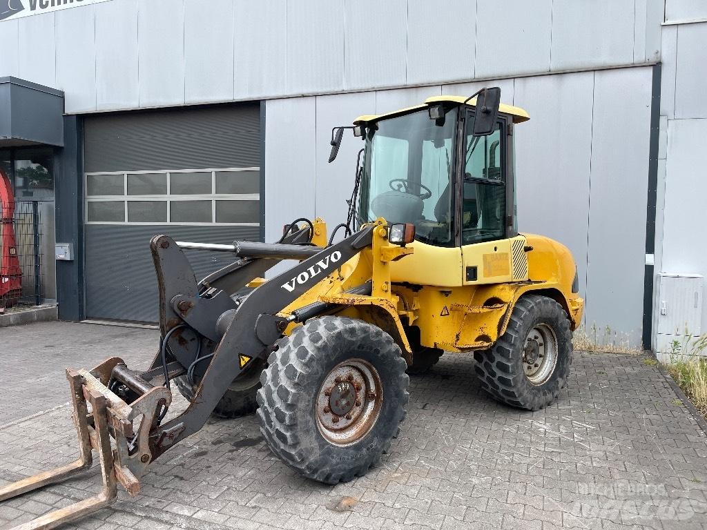 Volvo L 30 B Kolesové nakladače