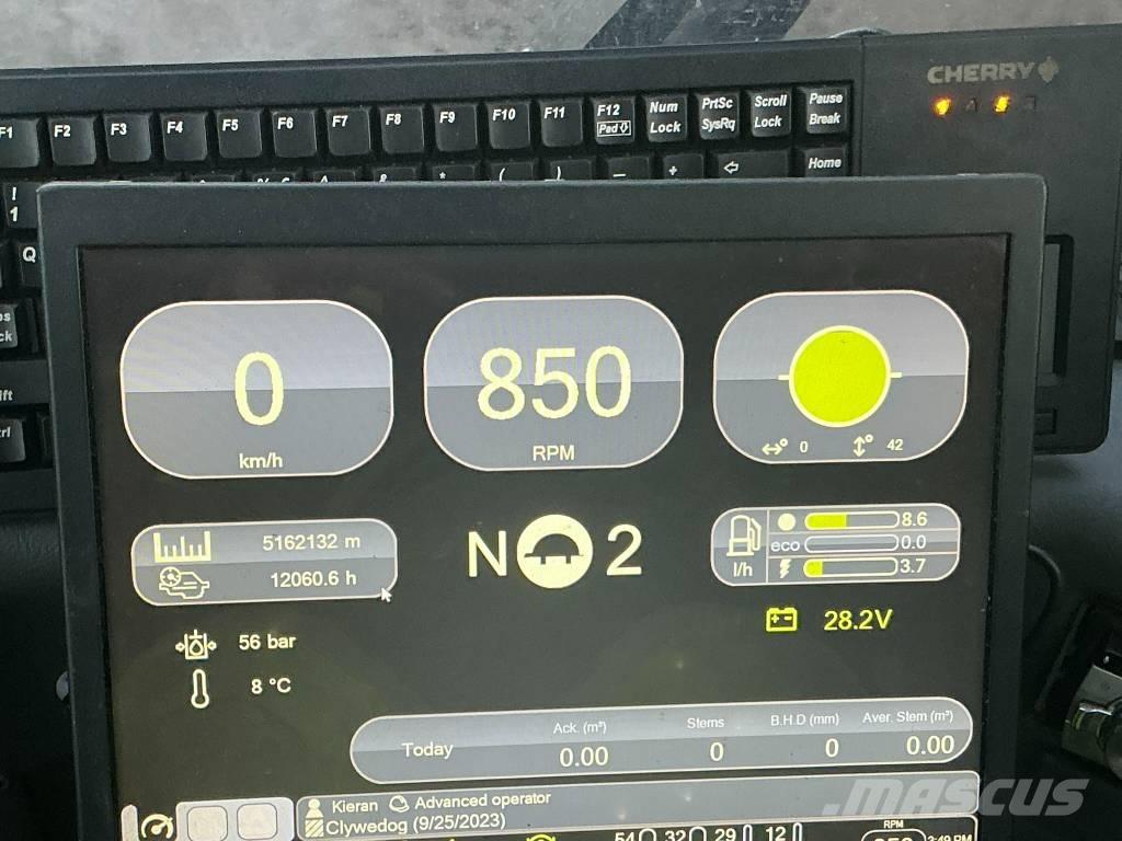 Komatsu 901 TX Harvestory