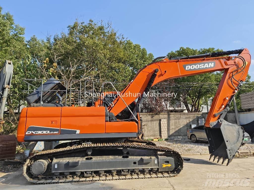 Doosan DX300 Pásové rýpadlá