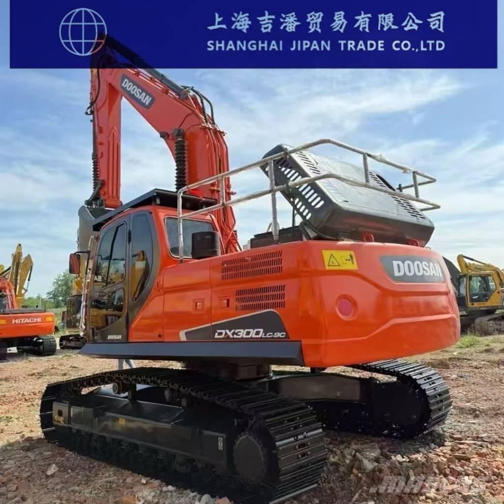 Doosan DX 300 Pásové rýpadlá