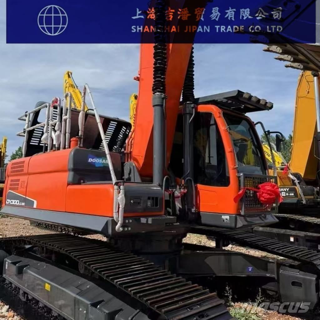 Doosan DX 300 Pásové rýpadlá