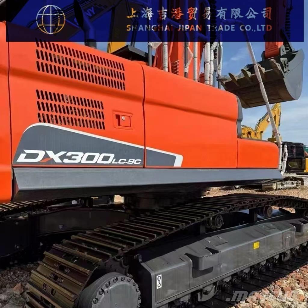 Doosan DX 300 Pásové rýpadlá