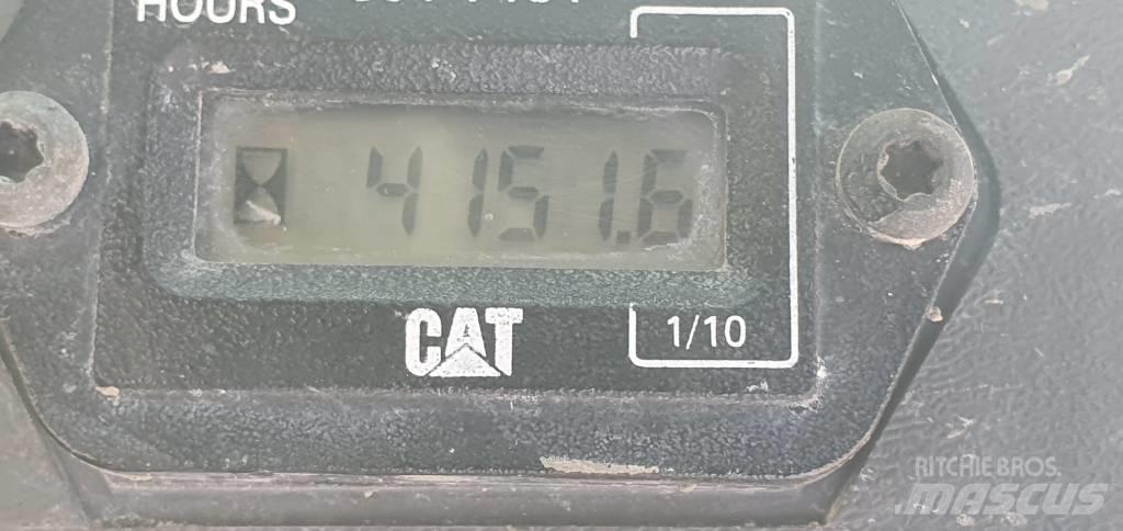 CAT 247 B 3 Šmykom riadené nakladače