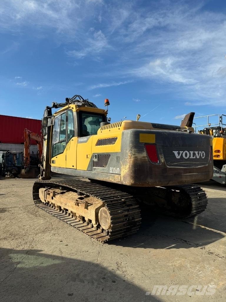 Volvo EC 220 DL Pásové rýpadlá