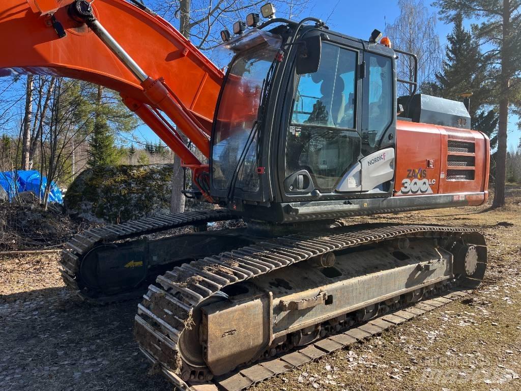 Hitachi ZX 300 LC-6 Pásové rýpadlá