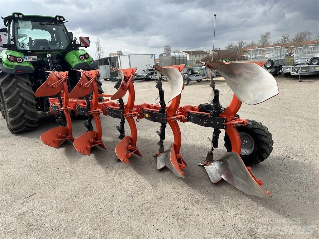 Kubota RV3005V Demo Dvojstranné pluhy