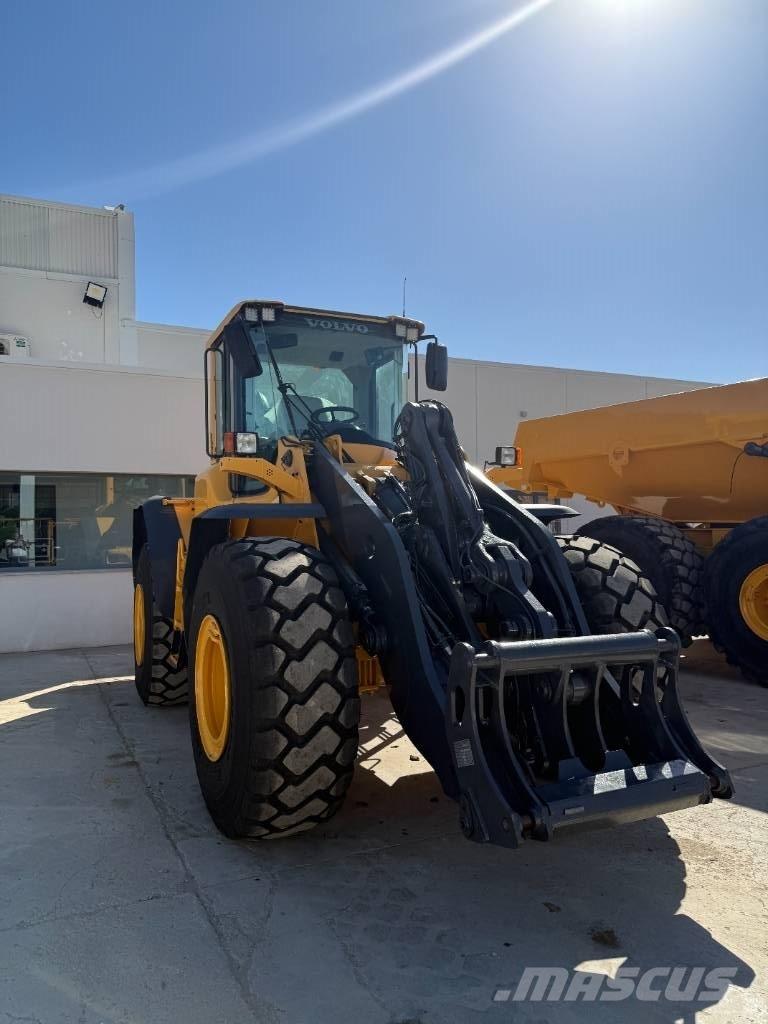 Volvo L 120 F Kolesové nakladače