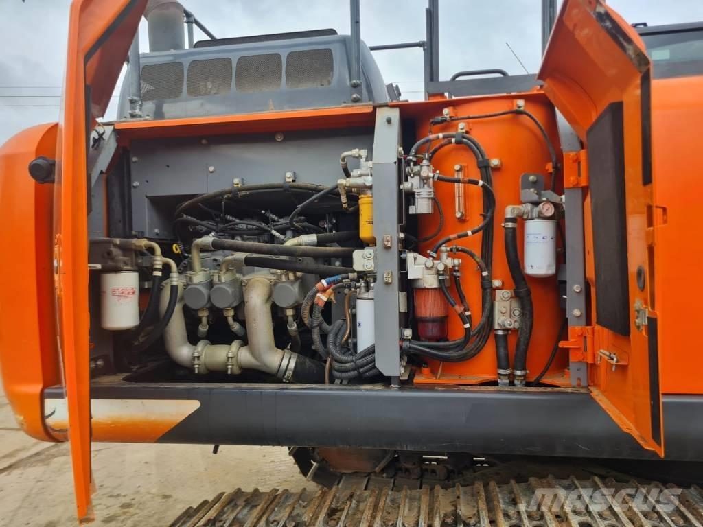 Hitachi ZX 210 LC-6 Pásové rýpadlá