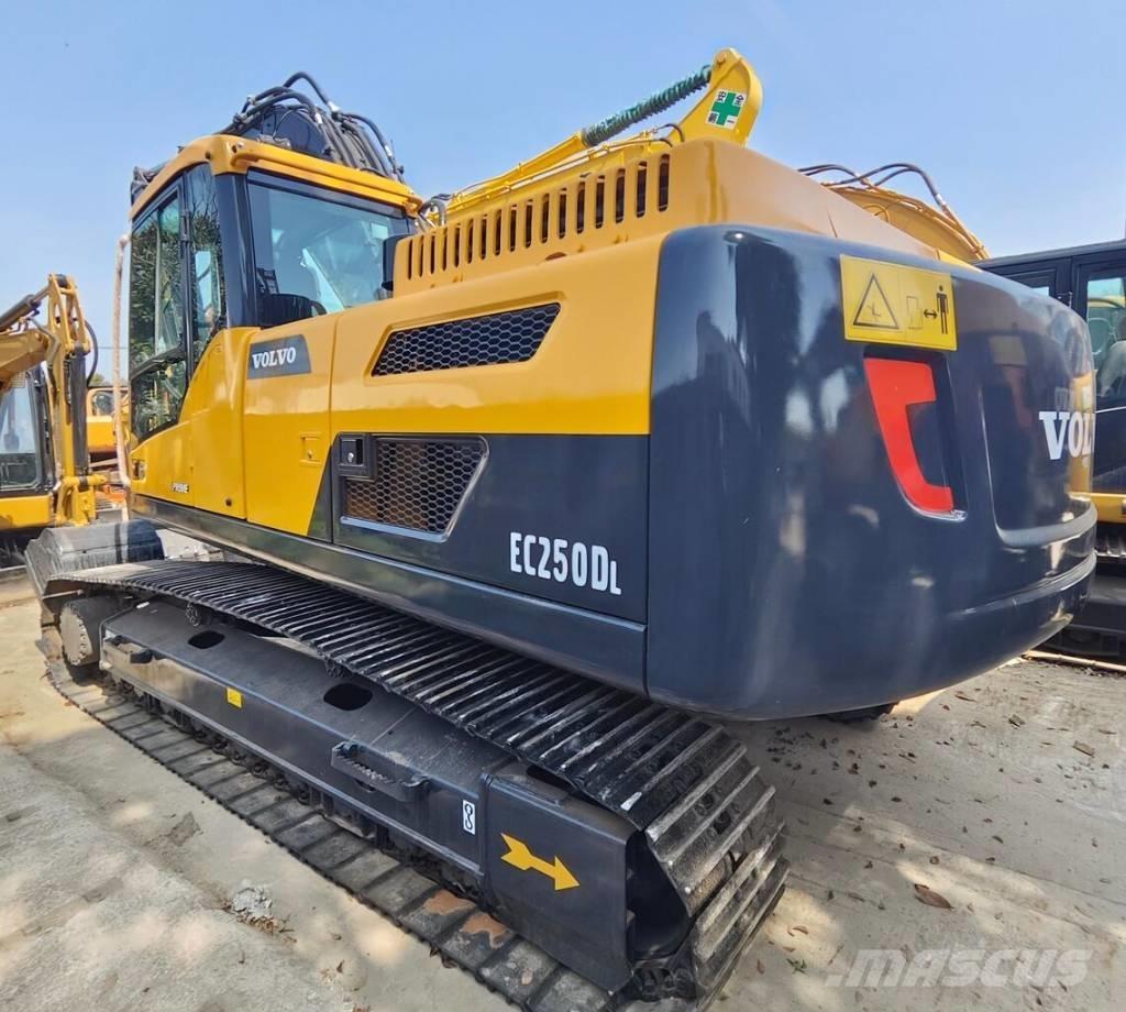 Volvo EC 250 D Pásové rýpadlá