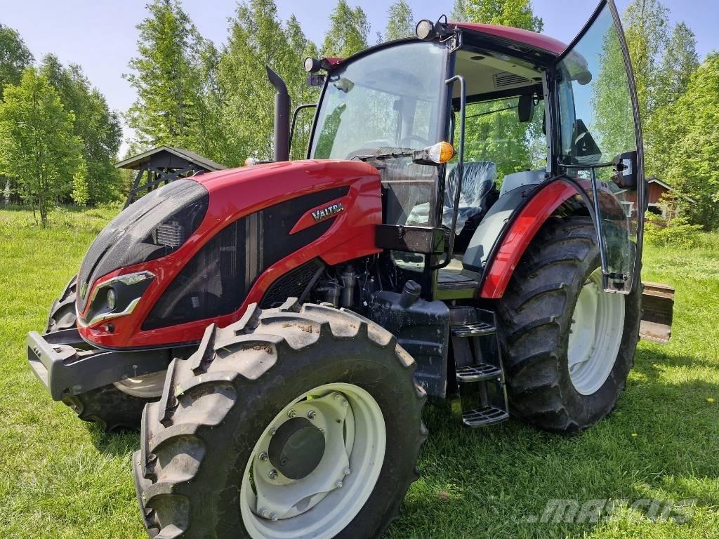Valtra A 105 Traktory