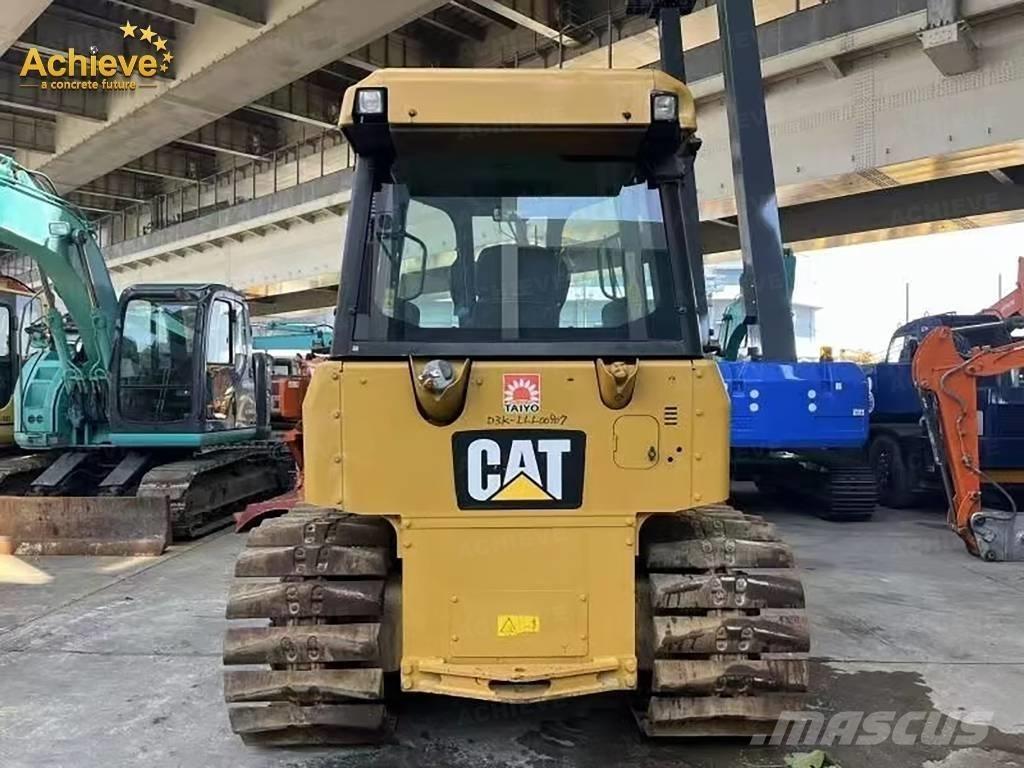 CAT D 3 Pásové dozéry