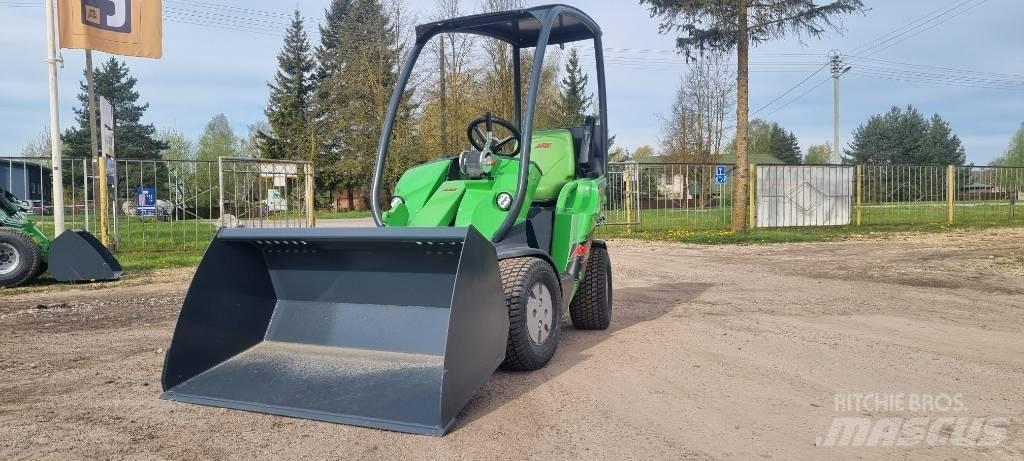 Avant 225 Viacúčelové nakladače