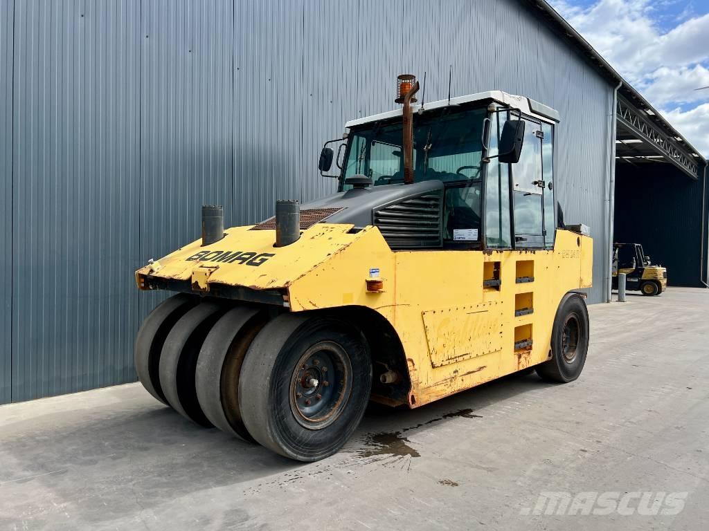 Bomag BW24R Pneumatikové valce