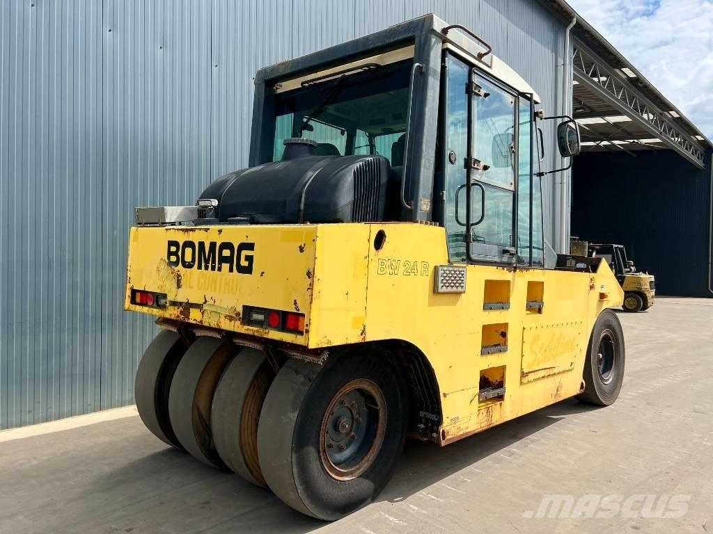 Bomag BW24R Pneumatikové valce