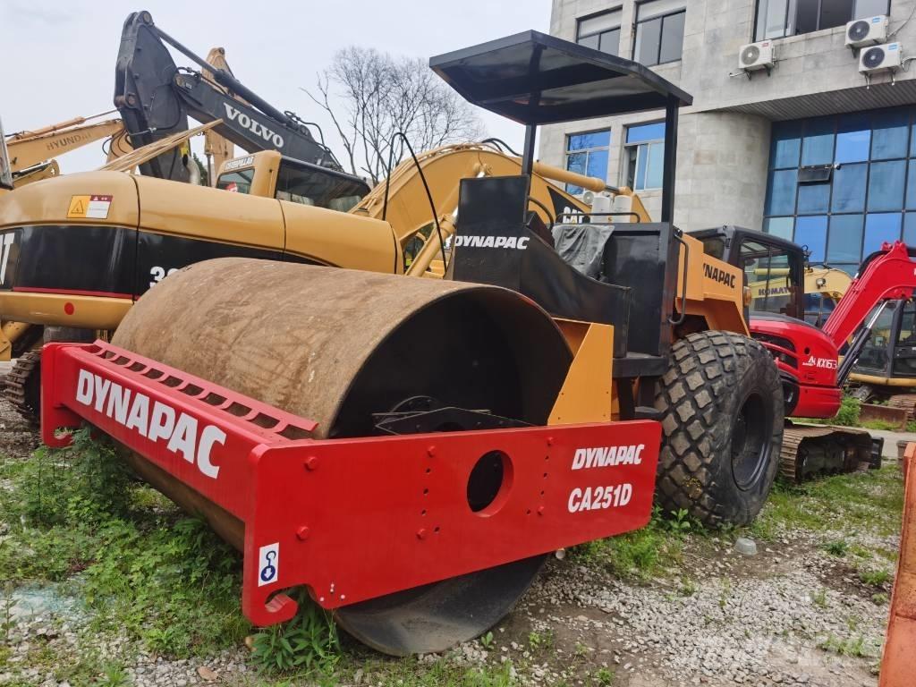 Dynapac CA 251 D Ťahačové valce