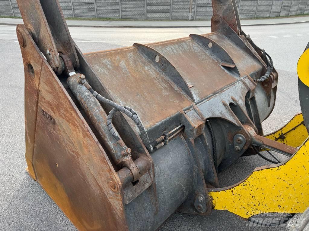 Liebherr L 538 Kolesové nakladače