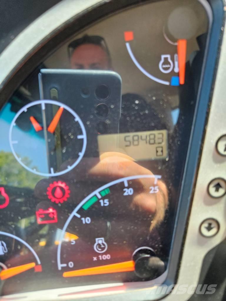 JCB 3 CX Rýpadlo-nakladače