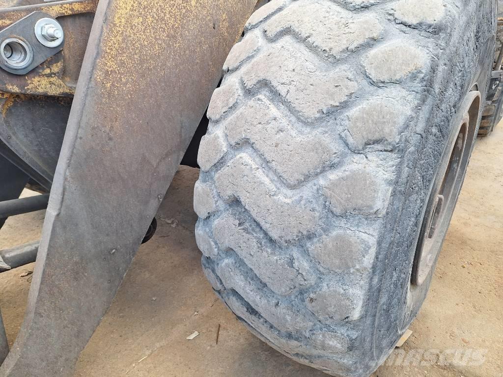 CAT 980 C Kolesové nakladače