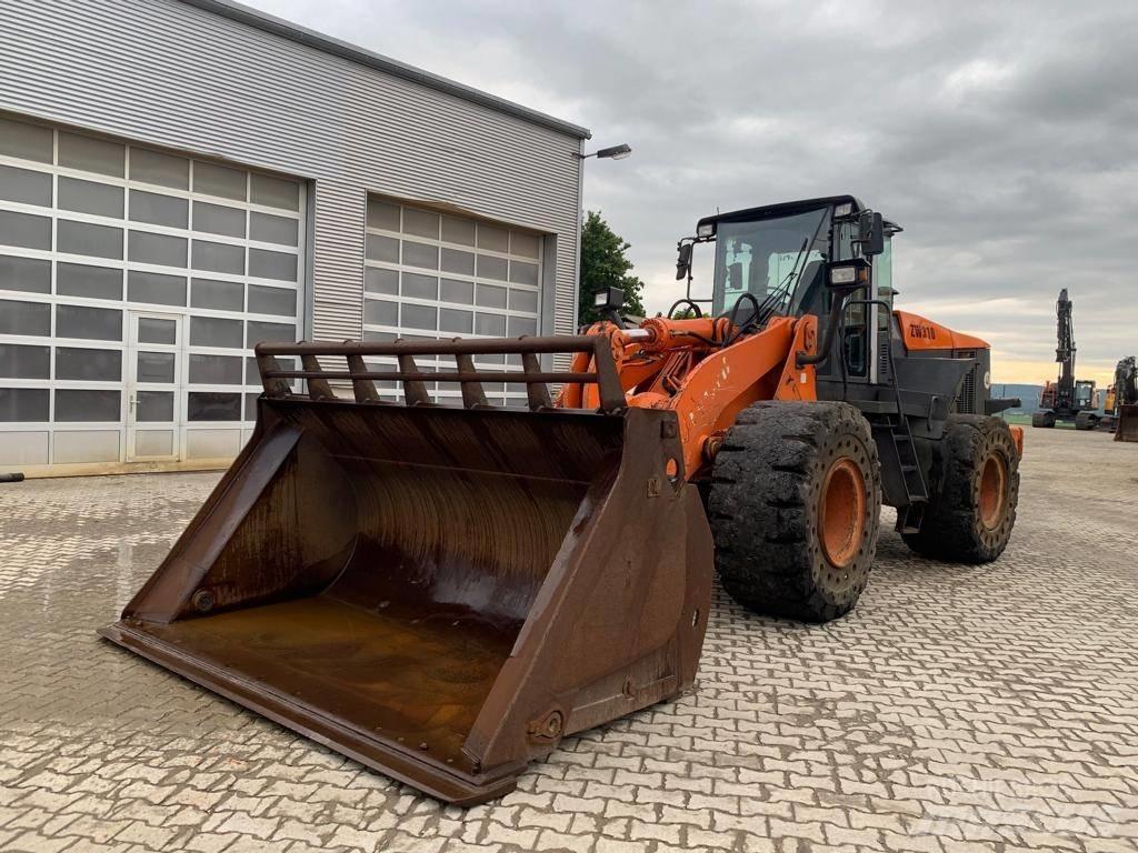 Hitachi ZW 310 Kolesové nakladače