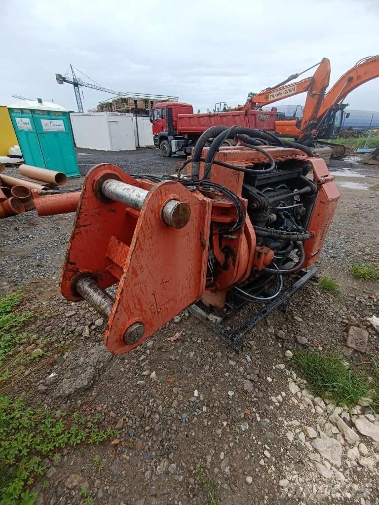 Doosan DX 340 LC-5 Pásové rýpadlá