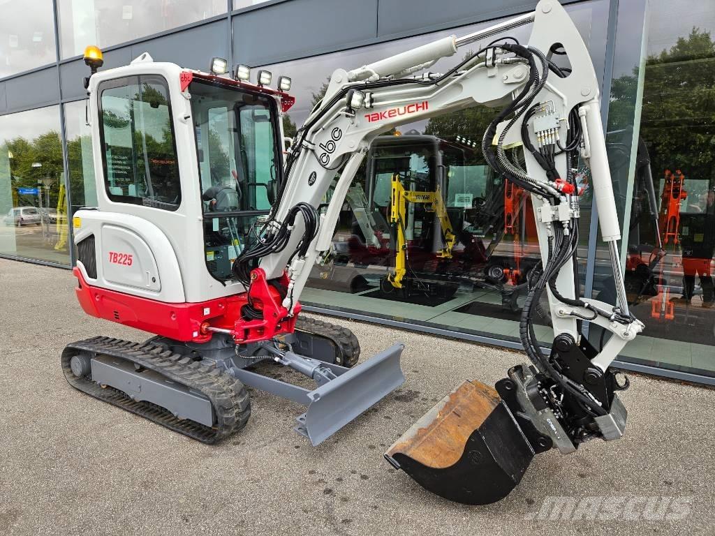 Takeuchi TB 225 Mini rýpadlá < 7t
