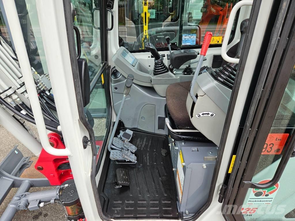 Takeuchi TB 225 Mini rýpadlá < 7t