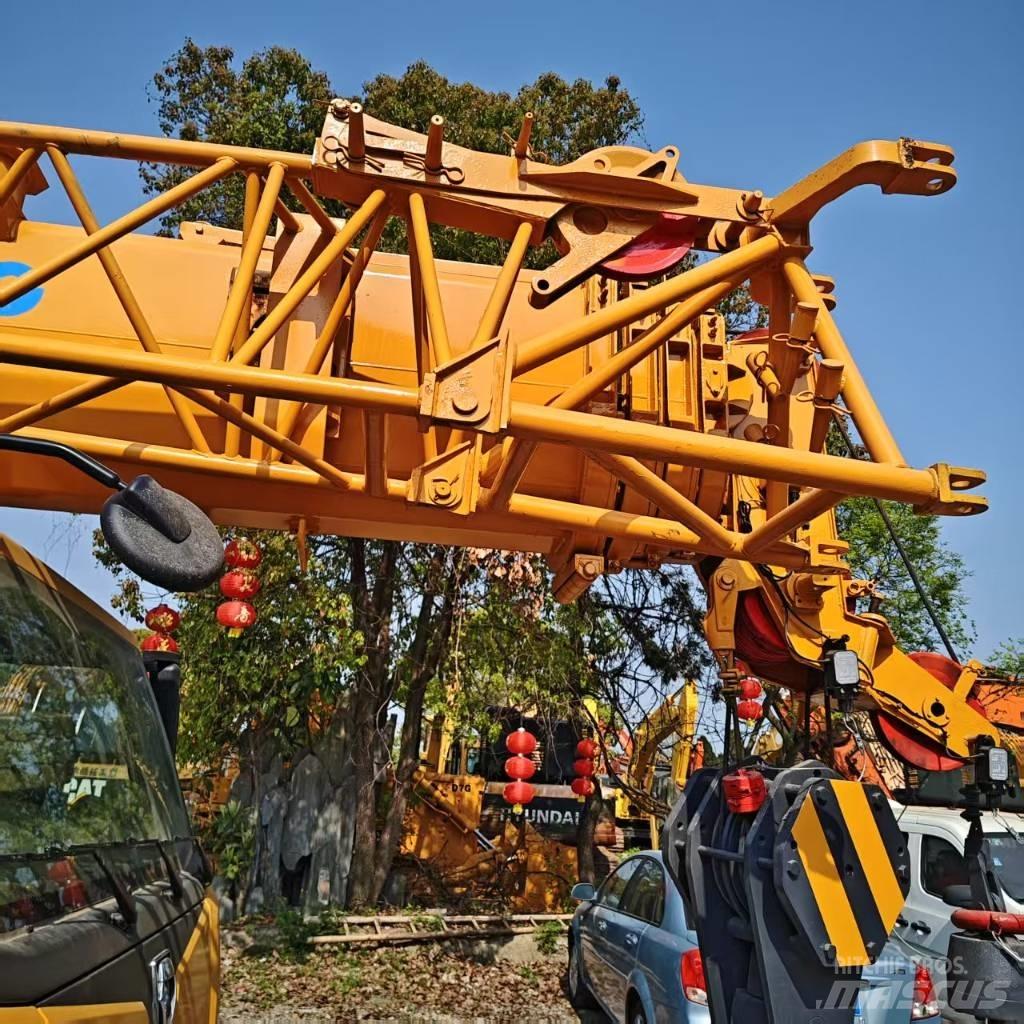 XCMG XCT 25 Univerzálne terénne žeriavy
