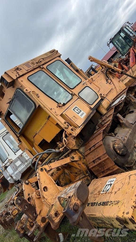 CAT D 6 D Pásy, reťaze a podvozok