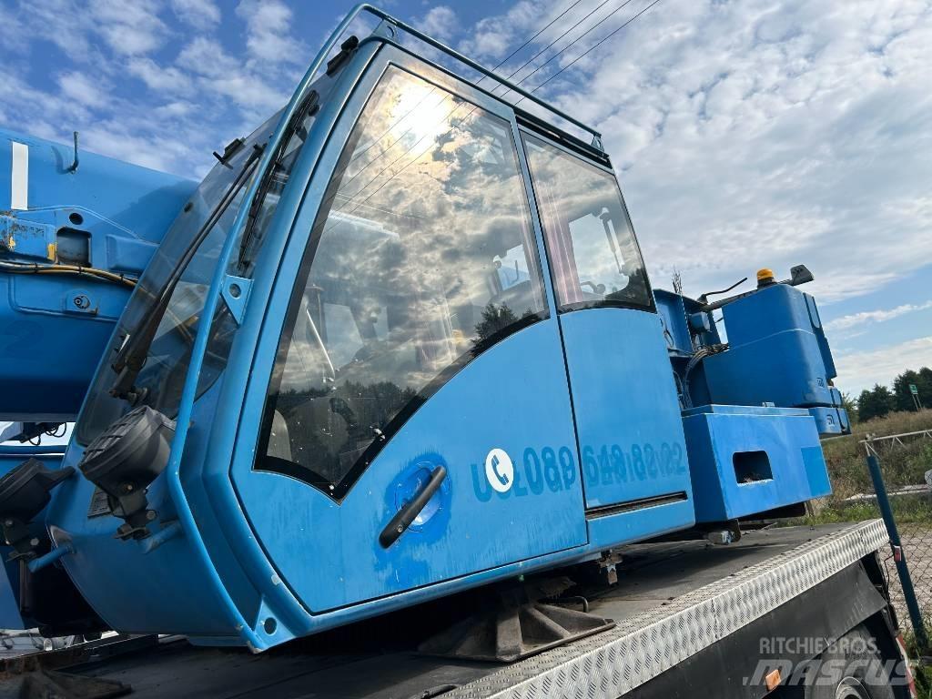 Grove GMK 3055 Univerzálne terénne žeriavy
