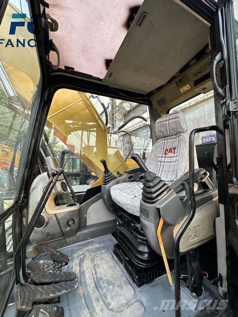 CAT 320 D Pásové rýpadlá