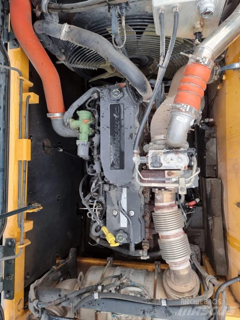 Hyundai HX 300 L Pásové rýpadlá
