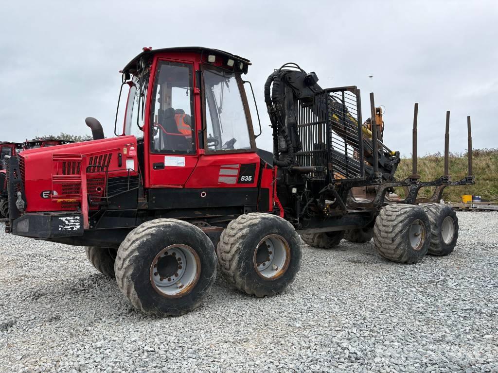 Komatsu 835 Lesné traktory