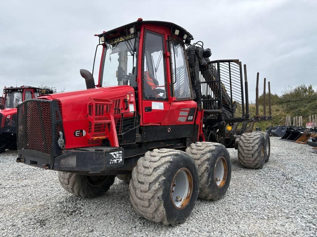 Komatsu 835 Lesné traktory