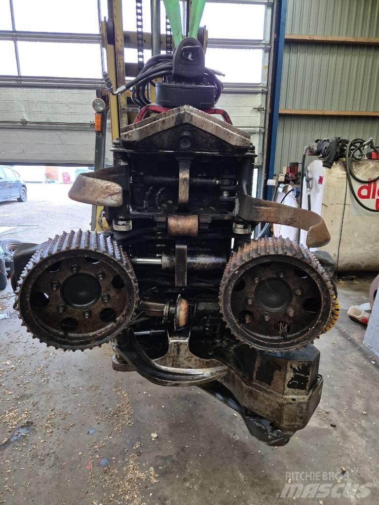 Komatsu 360.2 Žatevné hlavy