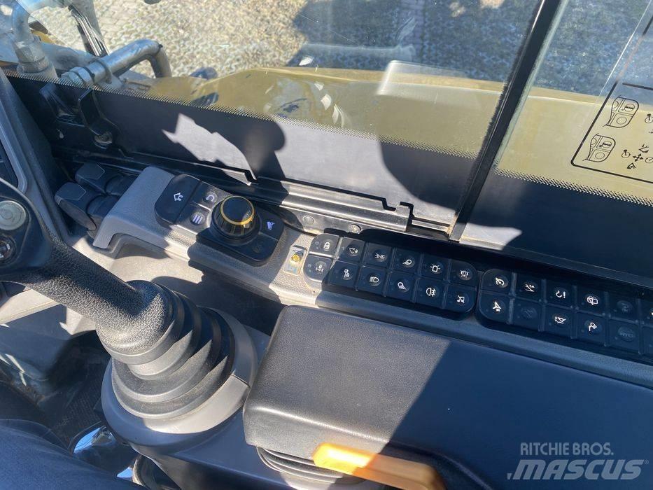 JCB W 110 Hydradig Kolesové rýpadlá