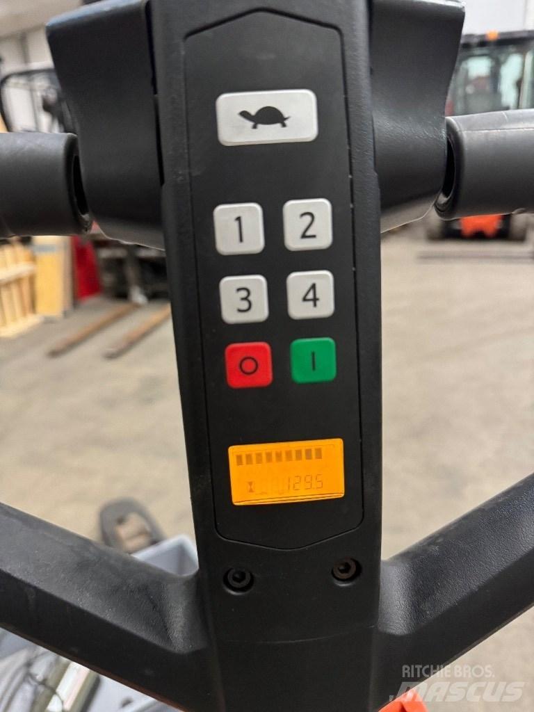 Toyota LHE130 Nízkozdvižný vozík