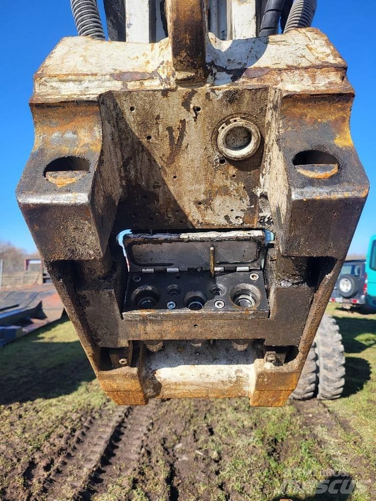 Hitachi ZX 170 W-3 Kolesové rýpadlá