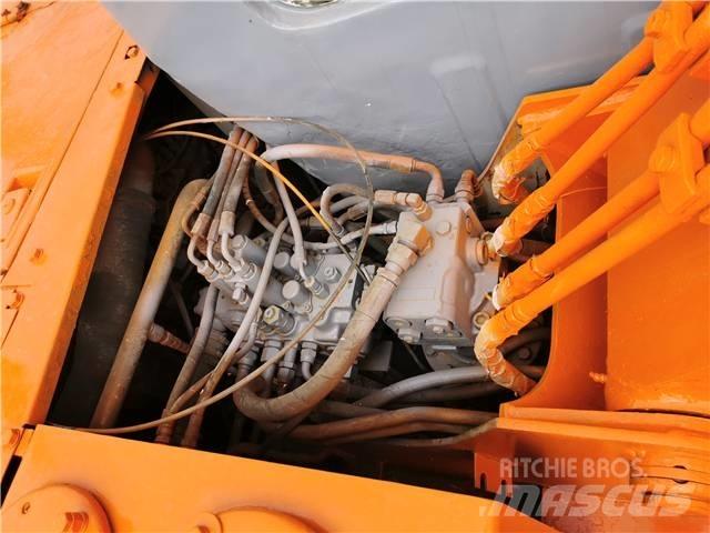 Hitachi EX60 Pásové rýpadlá