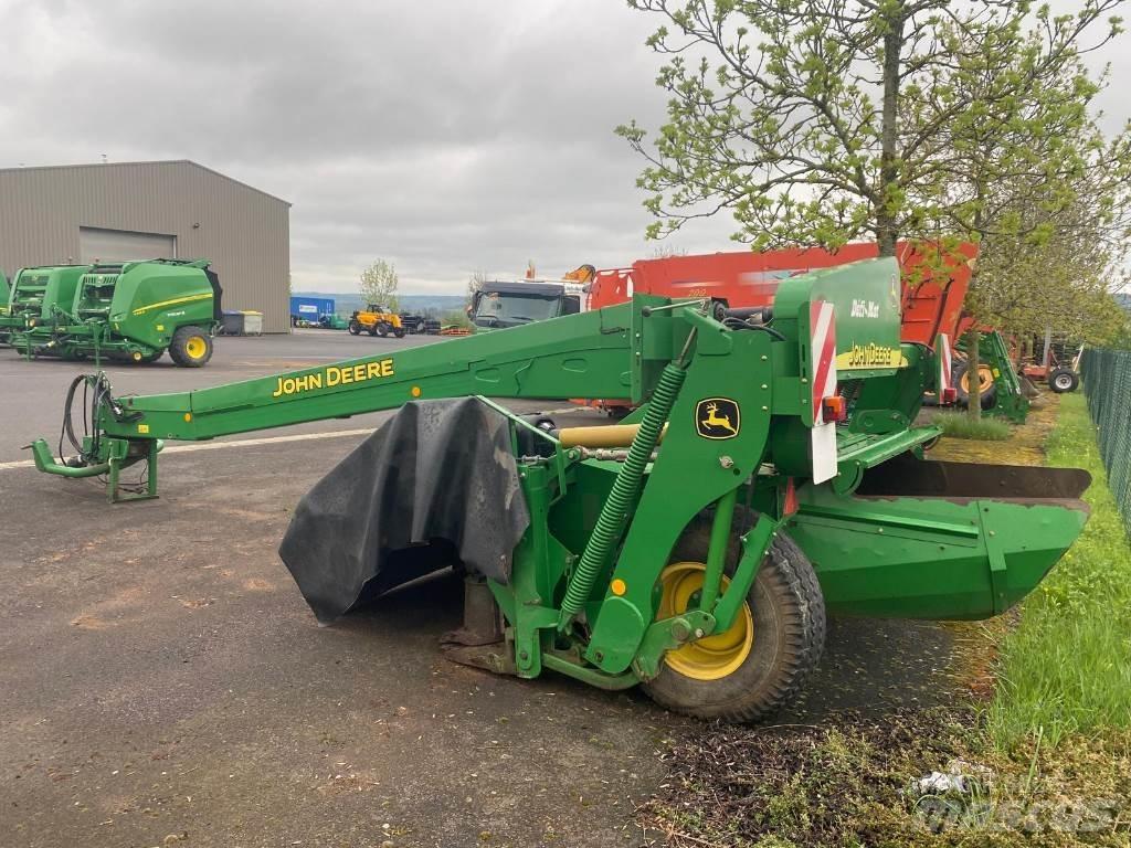 John Deere 730 Kosačky namontované a ťahané