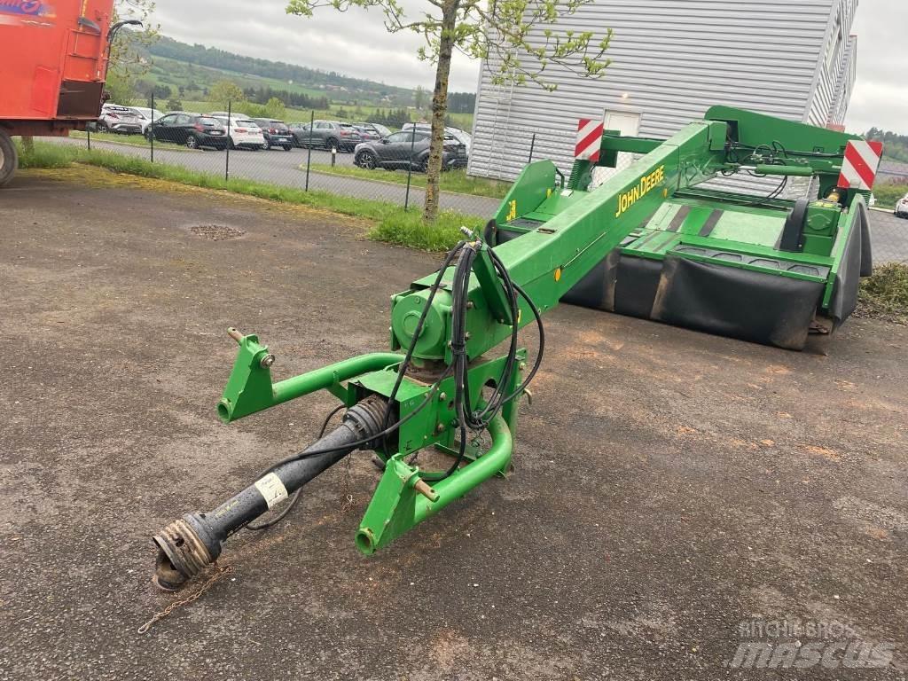 John Deere 730 Kosačky namontované a ťahané