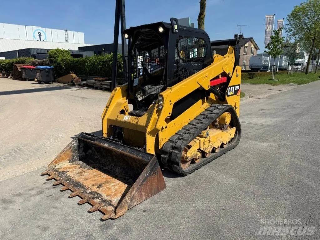 CAT 259D Šmykom riadené nakladače