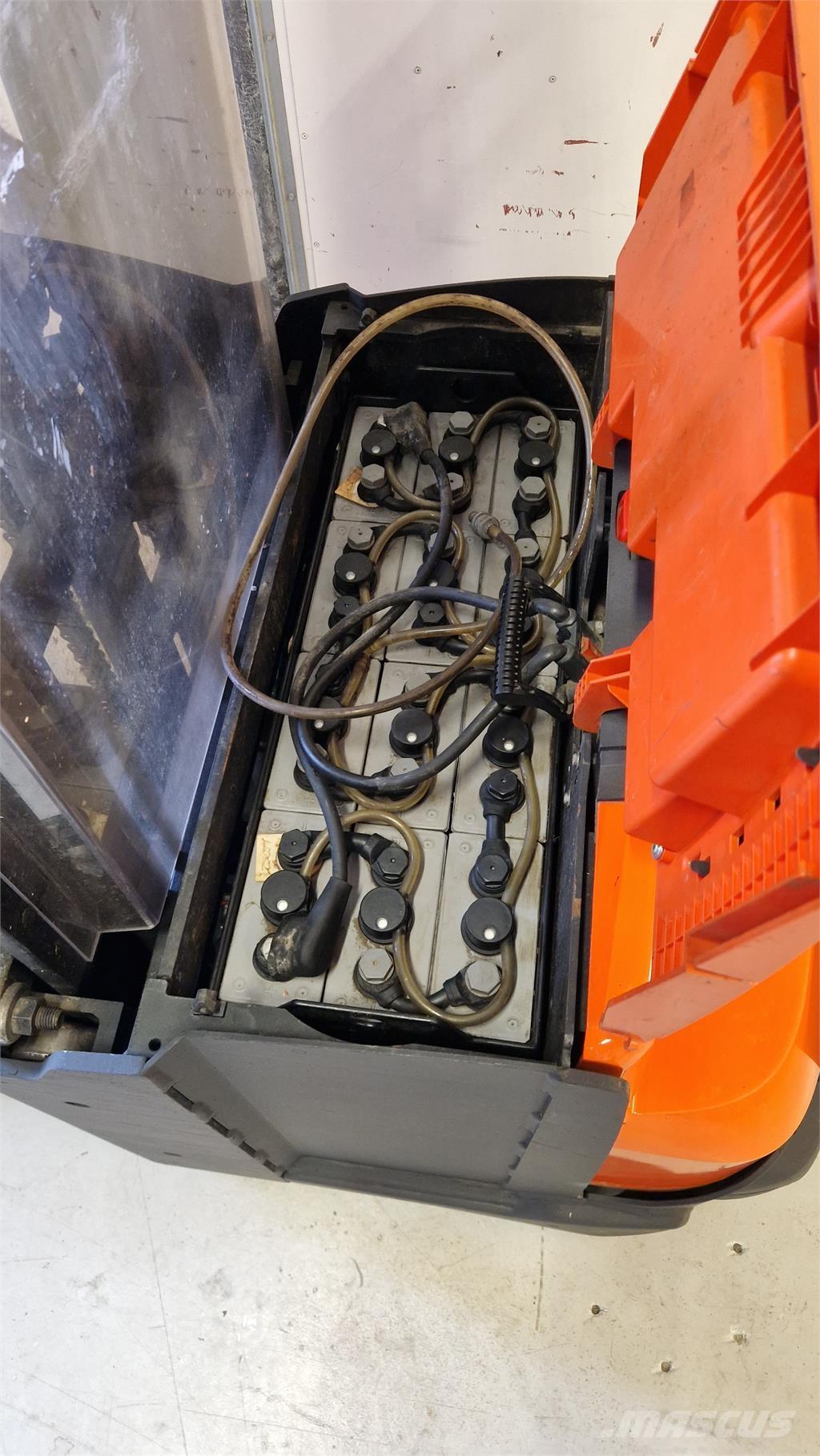 Toyota SWE140L Samohybné vozíky